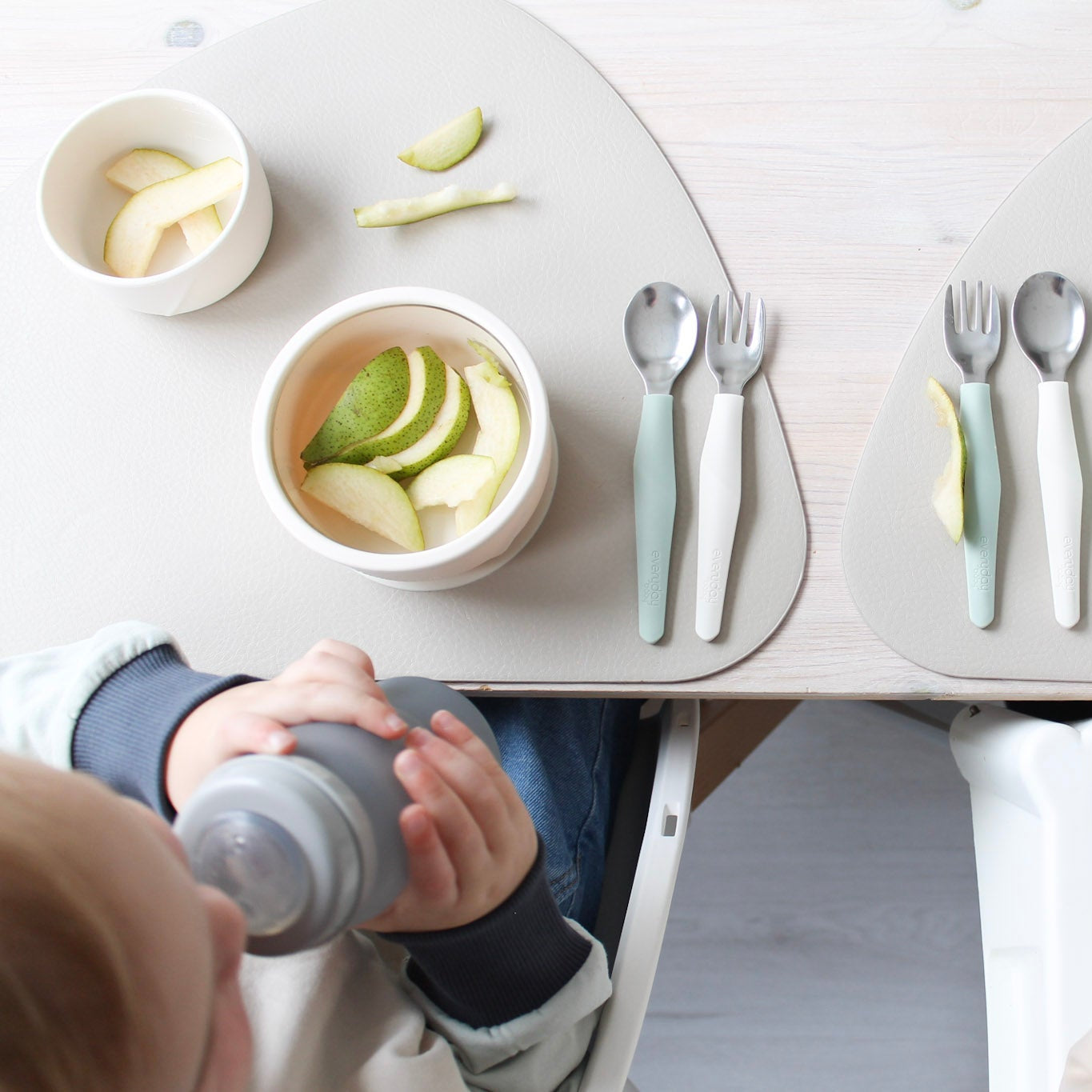 Barnbestick i rostfritt och silikon